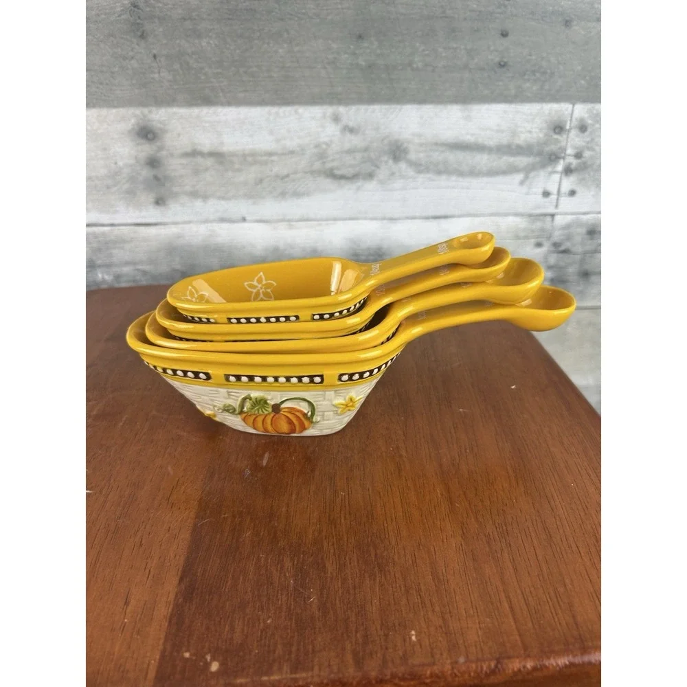 Temp-tations MEASURING CUPS/SCOUPS Old World PUMPKIN PATCH HTF RETIRED